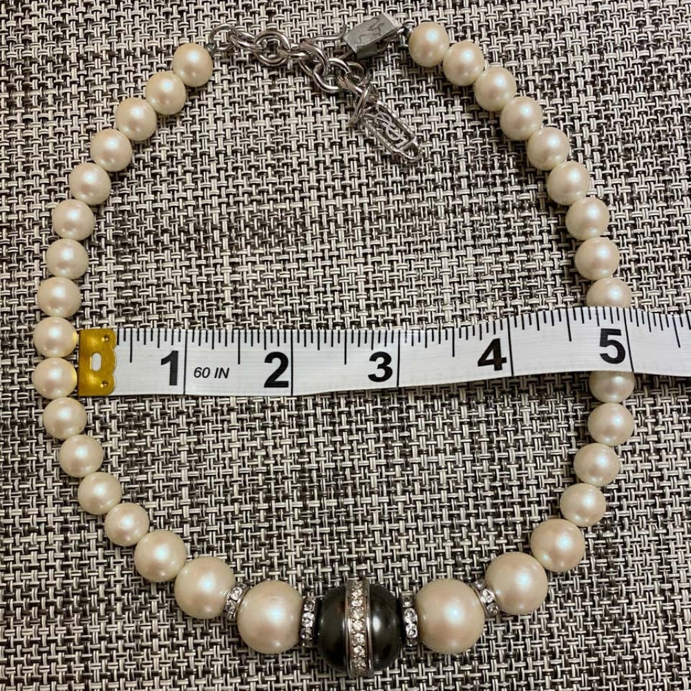1980s Yves Saint Laurent Pearl Necklace - Picture 5 of 6
